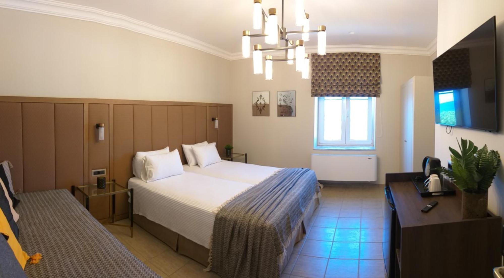 Triena Rooms Митимна Екстериор снимка